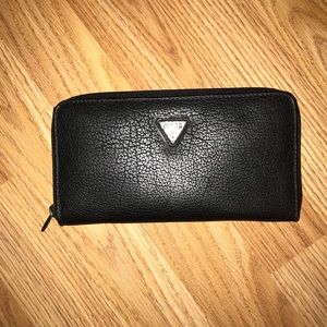 Woman’s Leather Guess Wallet